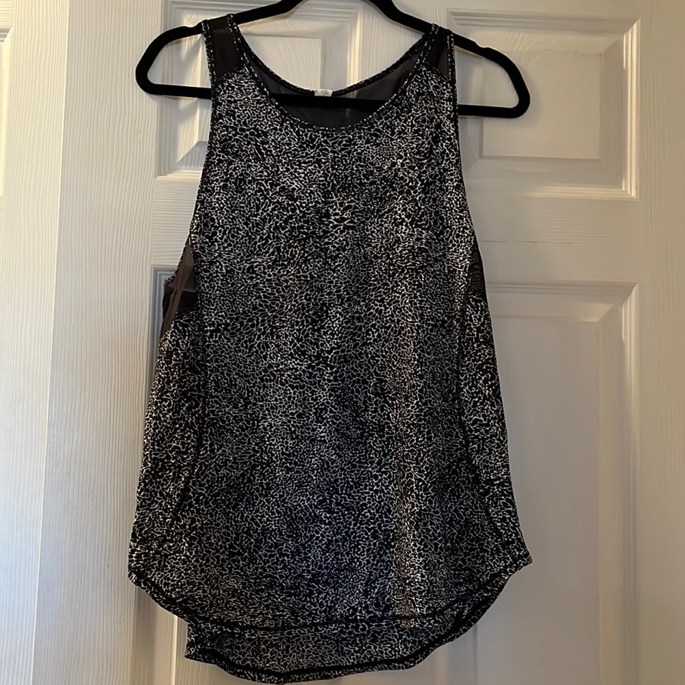 lululemon athletica sculpt tank women’s 10 black and white pattern LIKE NEW